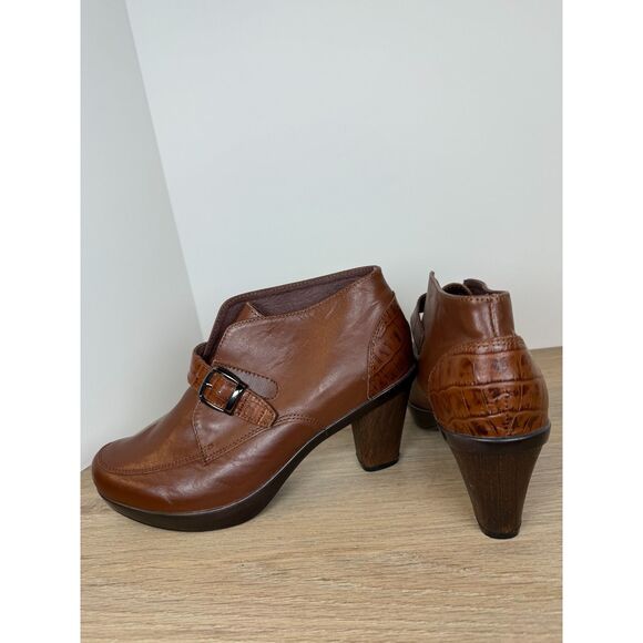 Sanita Women's 464202 Size 8.5 Brown Leather Buckle Up Ankle Booties - Picture 4 of 9